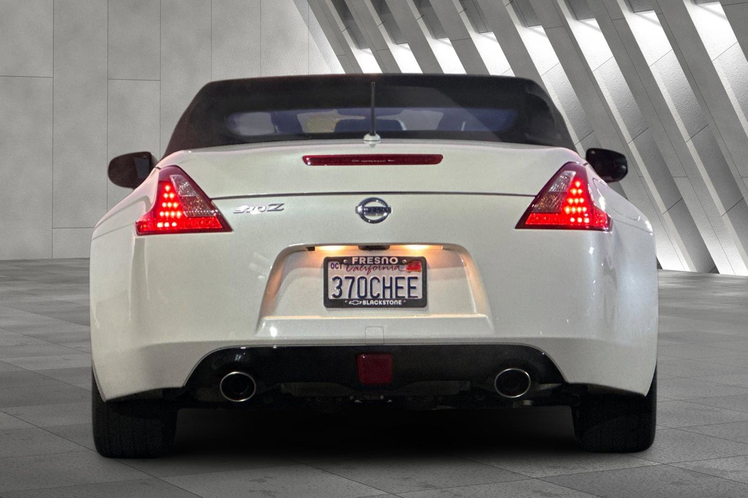 Used 2018 Nissan 370Z Touring image 5