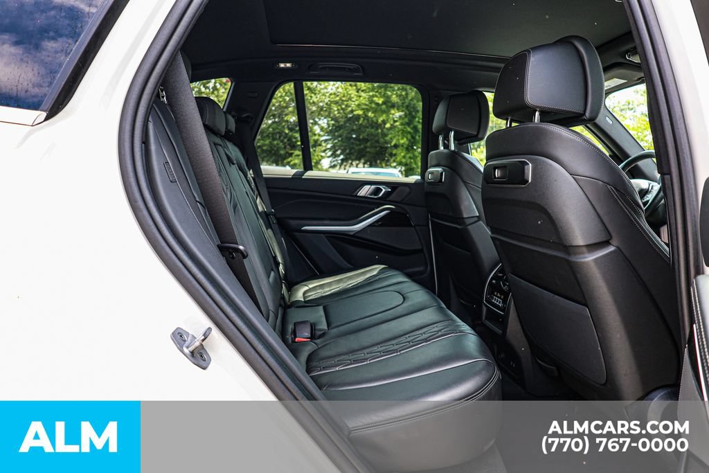 Used 2025 BMW X5 xDrive50e AWD/4WD image 21