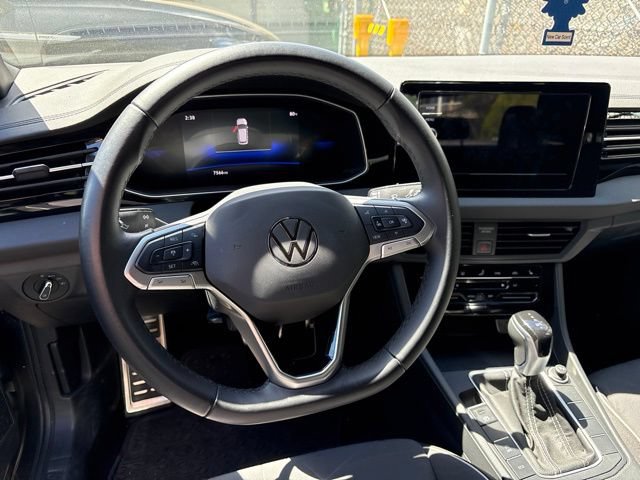 Used 2025 Volkswagen Jetta Sport FWD image 5