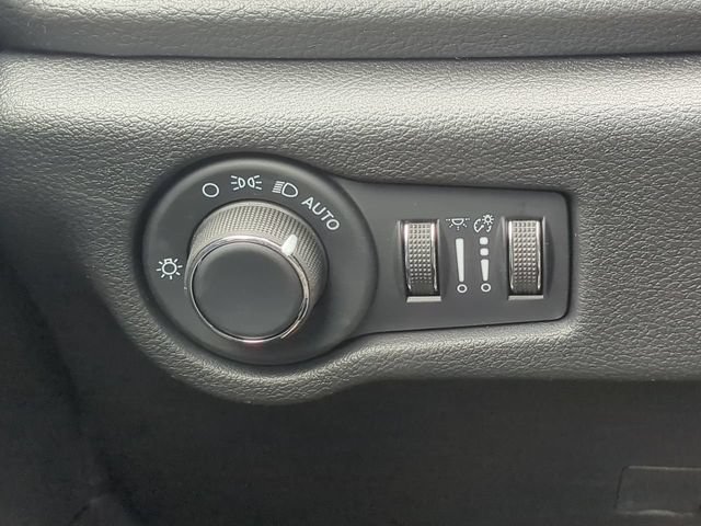 New 2027 Chrysler Pacifica Pinnacle w/ Theater Group AWD/4WD image 28