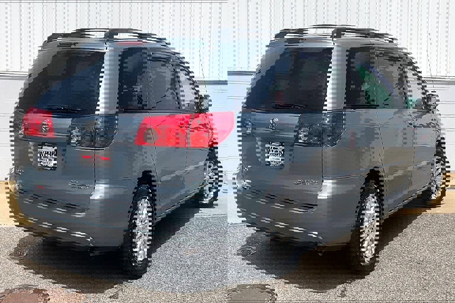 Used 2010 Toyota Sienna image 17