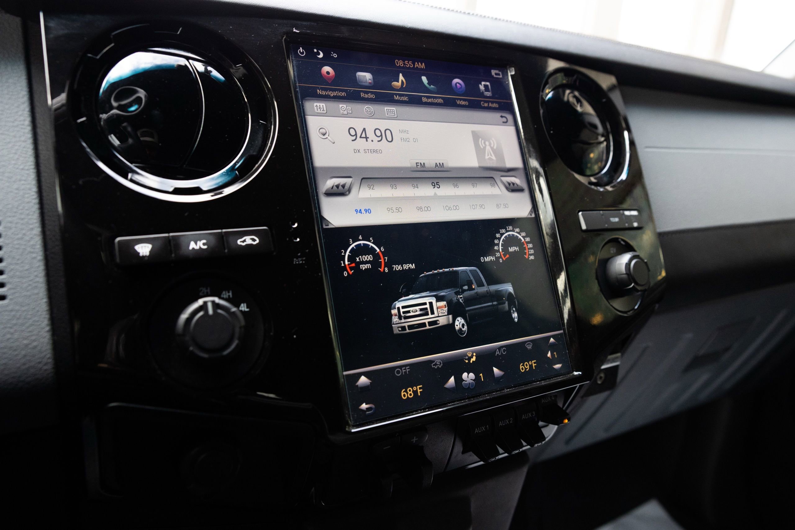 Used 2016 Ford F450 XLT w/ XLT Interior Package image 7