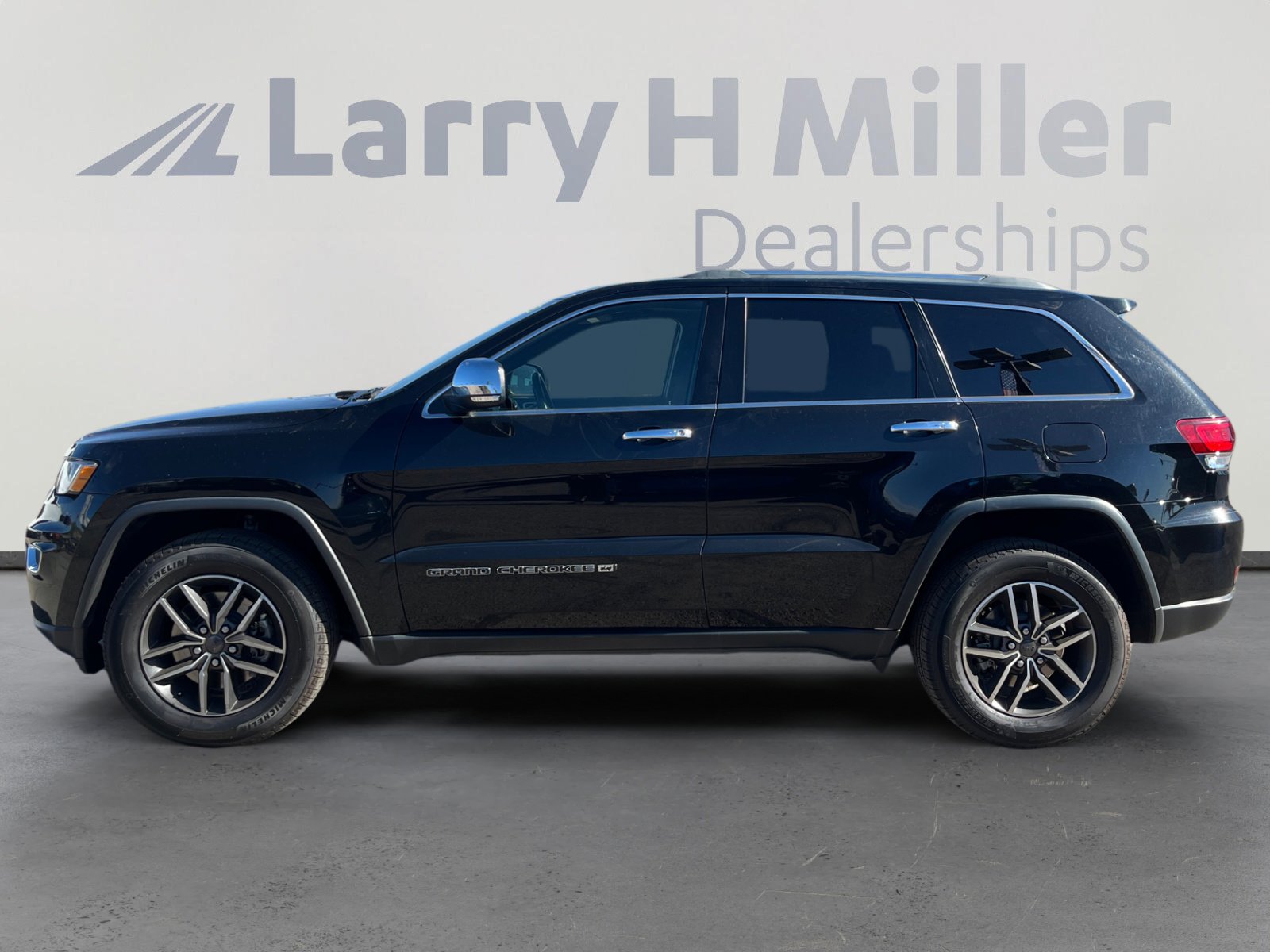 Used 2022 Jeep Grand Cherokee Limited image 2