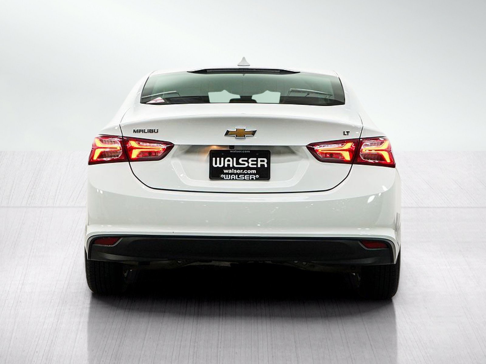 Used 2022 Chevrolet Malibu LT FWD image 4