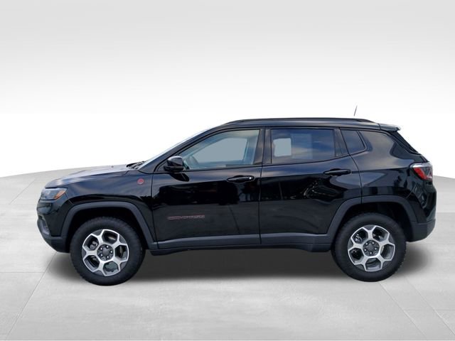 Used 2022 Jeep Compass Trailhawk image 2