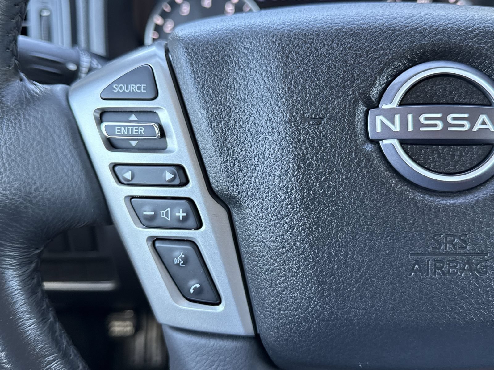Used 2024 Nissan Titan SV w/ SV Convenience Package AWD/4WD image 19