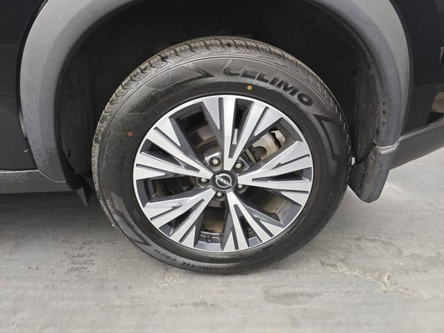 Used 2022 Nissan Rogue SV w/ SV Premium Package FWD image 17