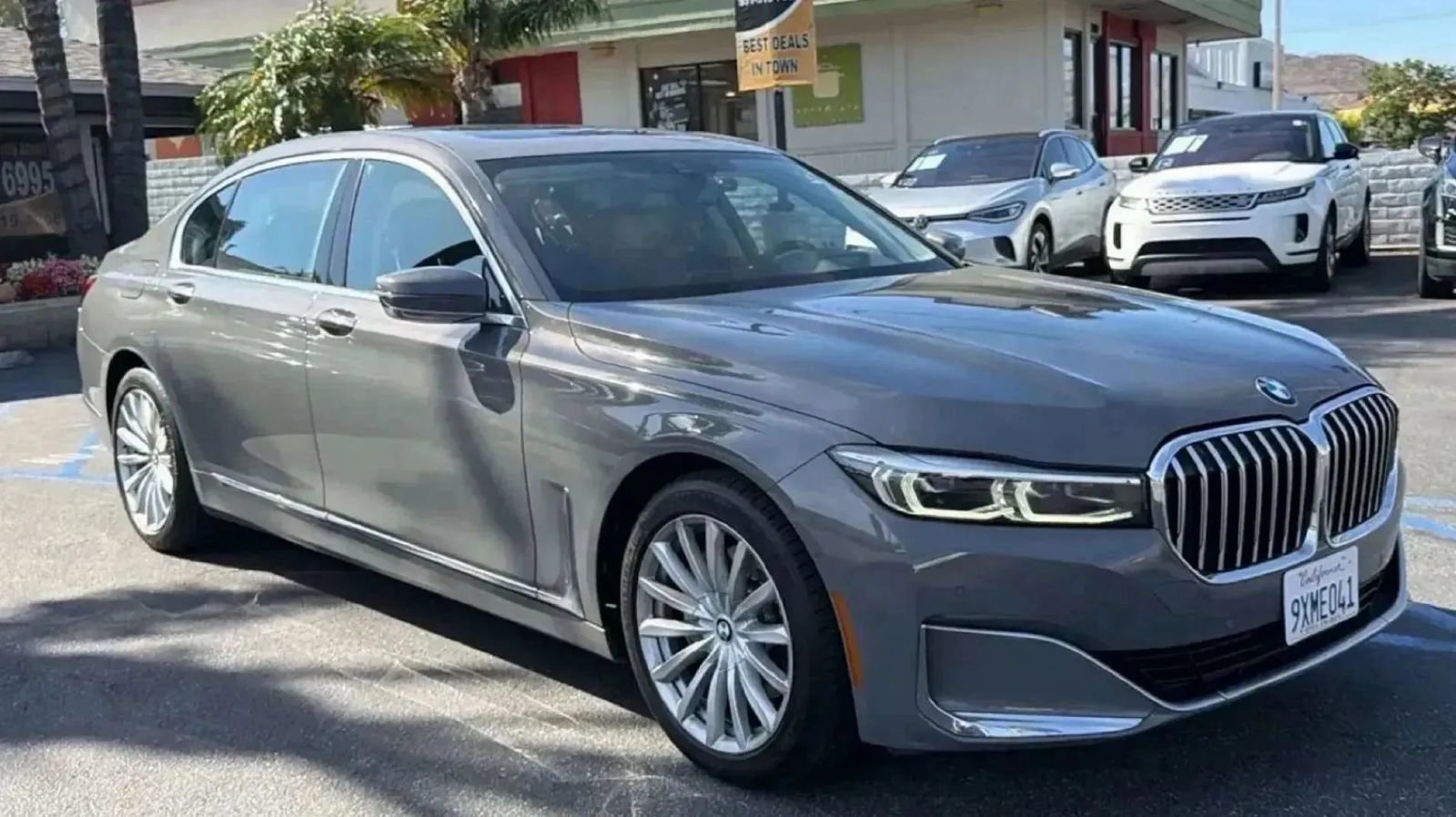 Used 2022 BMW 740i w/ Premium Package RWD image 1