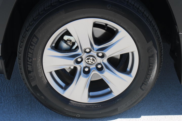 Certified 2023 Toyota RAV4 XLE w/ XLE Grade Weather Package AWD/4WD image 9