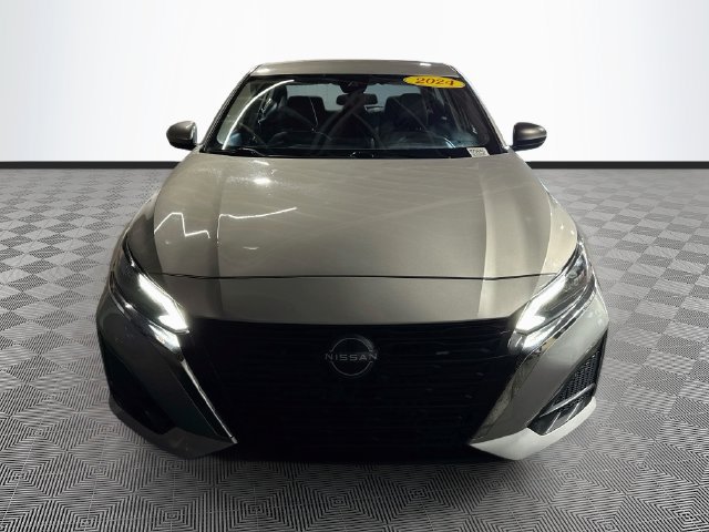 Used 2024 Nissan Altima 2.5 SV FWD image 2