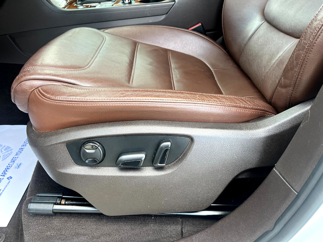 Used 2012 Volkswagen Touareg Hybrid image 23