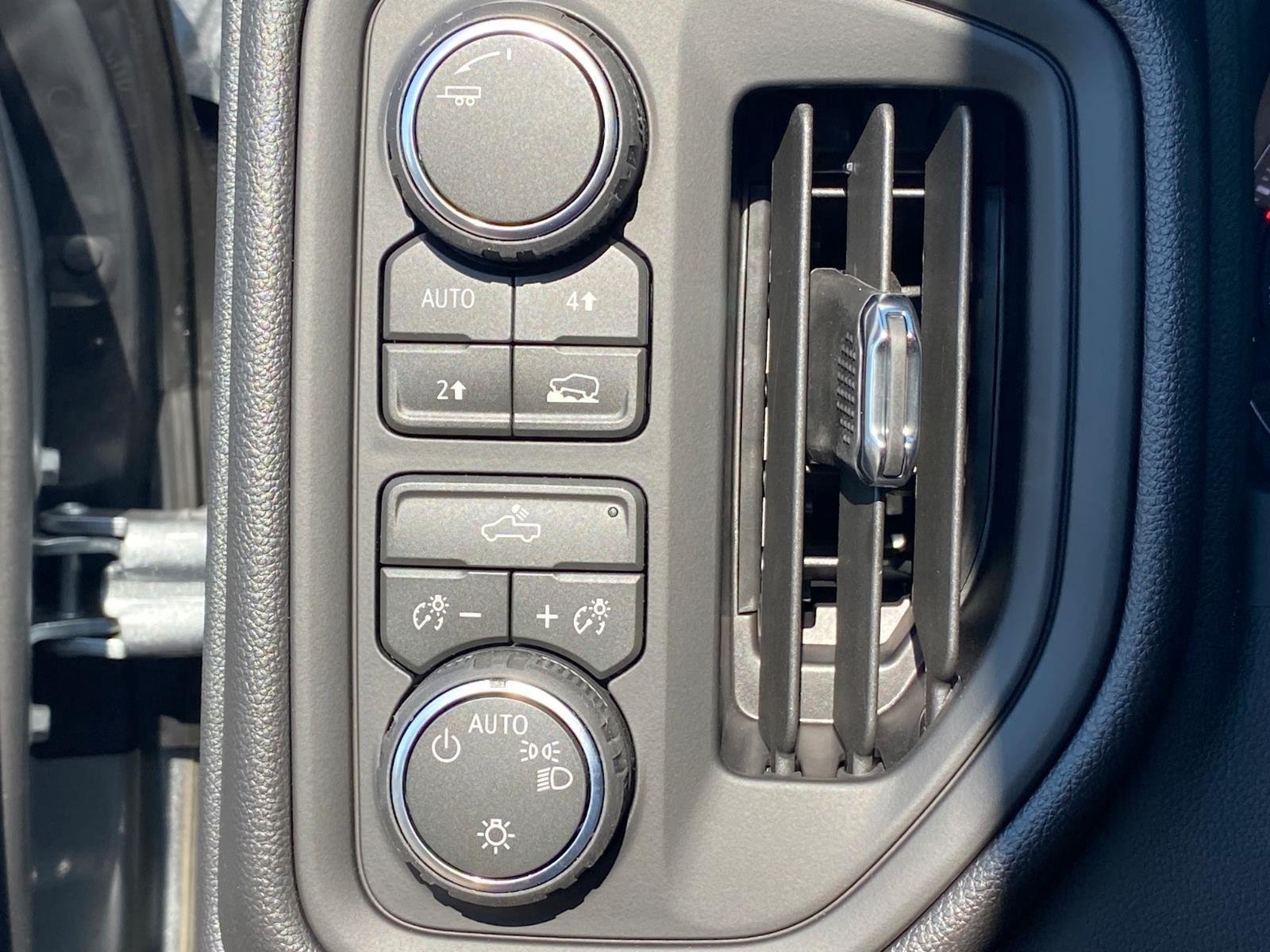 New 2026 Chevrolet Silverado 1500 Custom w/ Turbomax Blackout Package AWD/4WD image 18