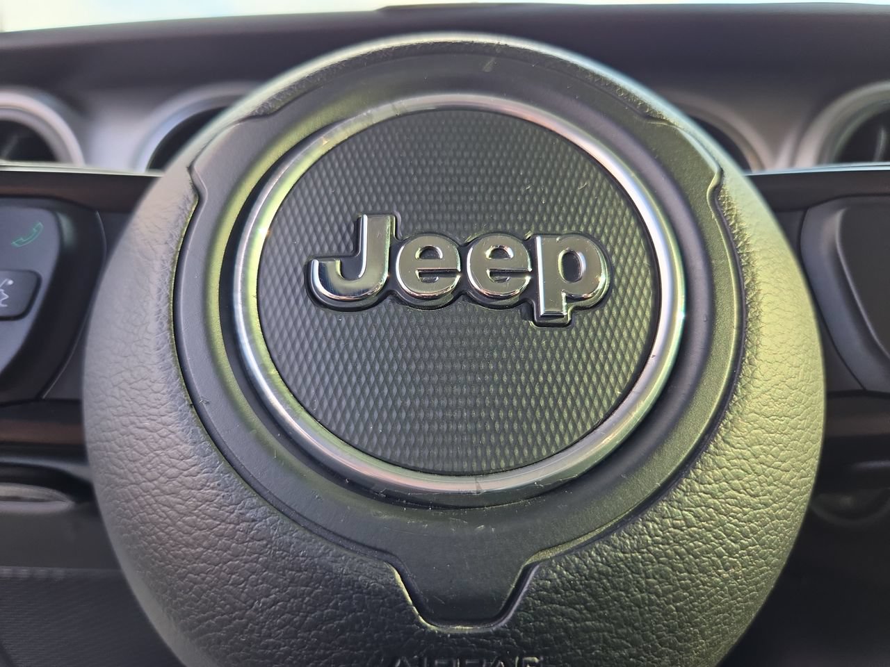 Used 2020 Jeep Gladiator Sport w/ Quick Order Package 24S AWD/4WD image 19