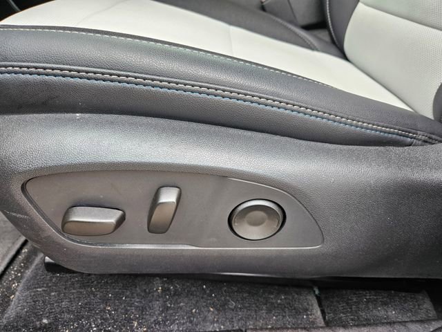 Used 2025 Chevrolet Equinox EV LT image 9