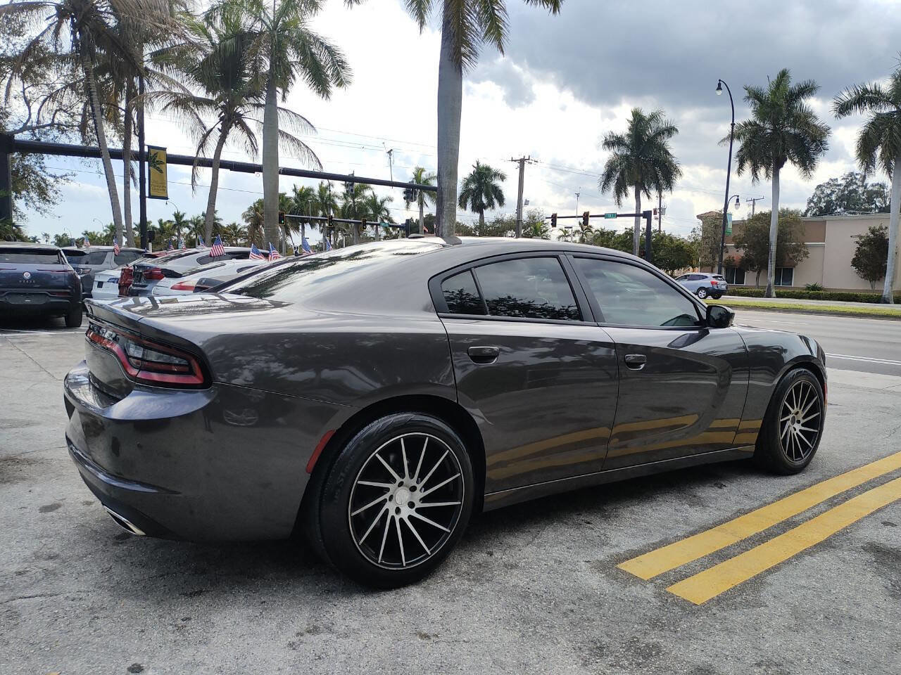 Used 2020 Dodge Charger SXT w/ Leather Interior Group image 11