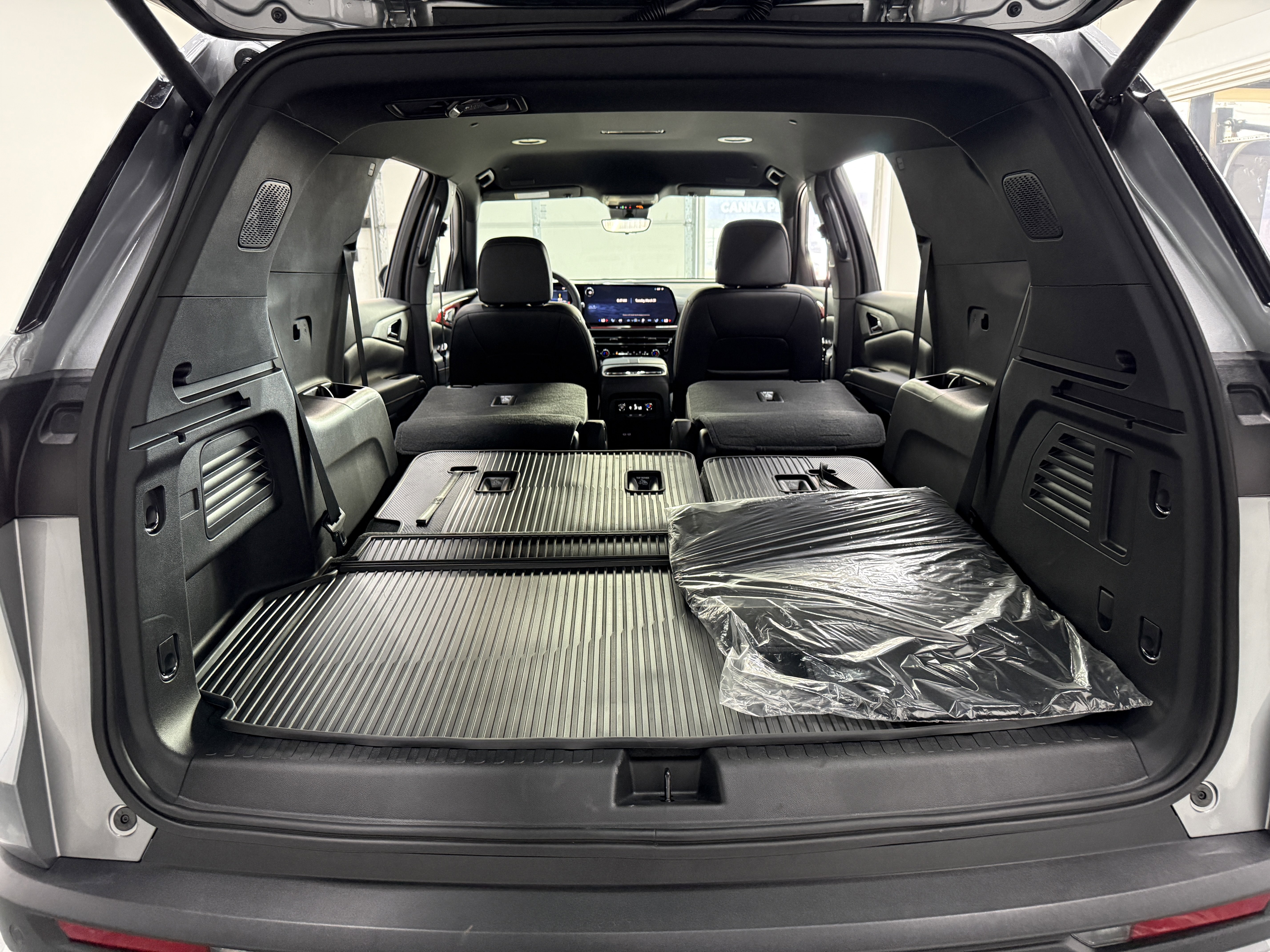 Used 2026 Chevrolet Traverse Z71 w/ LPO, Floor Liner Package image 23