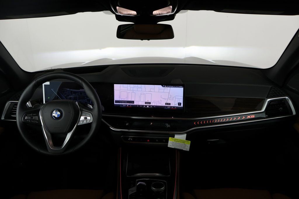 New 2026 BMW X5 xDrive50e w/ Premium Package image 4