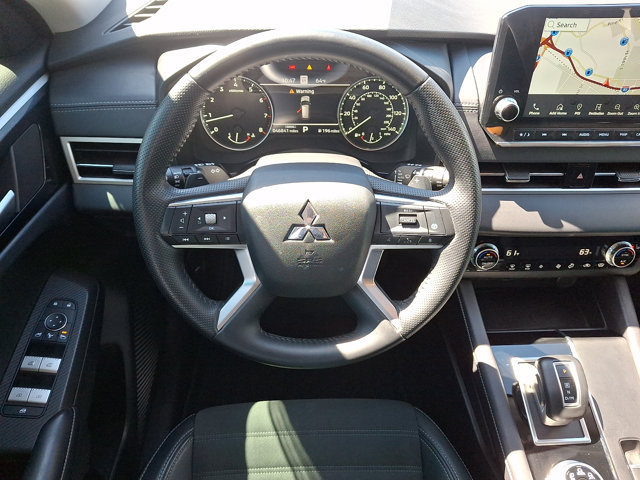 Used 2024 Mitsubishi Outlander SE AWD/4WD image 11