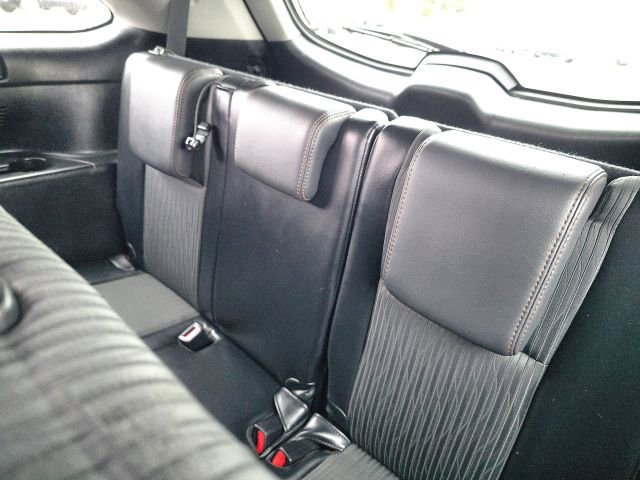 Used 2015 Toyota Highlander LE image 28