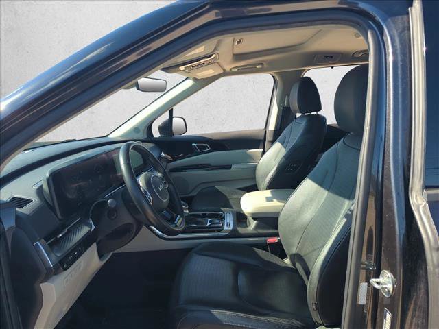 Used 2023 Kia Carnival SX Prestige image 13