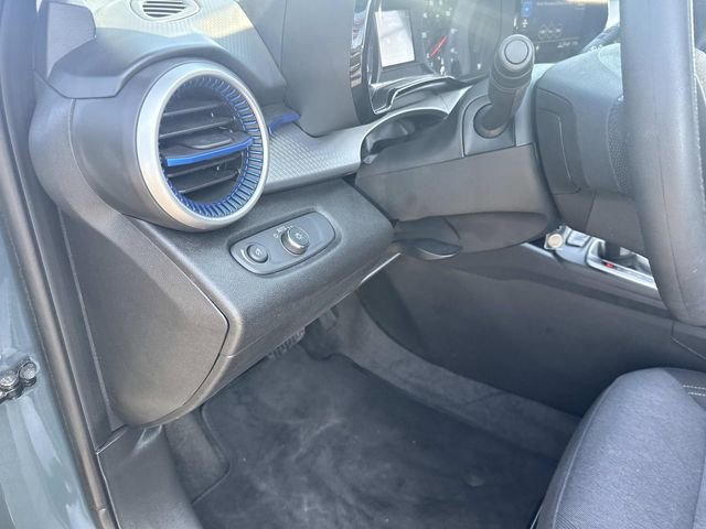 Used 2025 Chevrolet Trax LS w/ LS Convenience Package FWD image 24