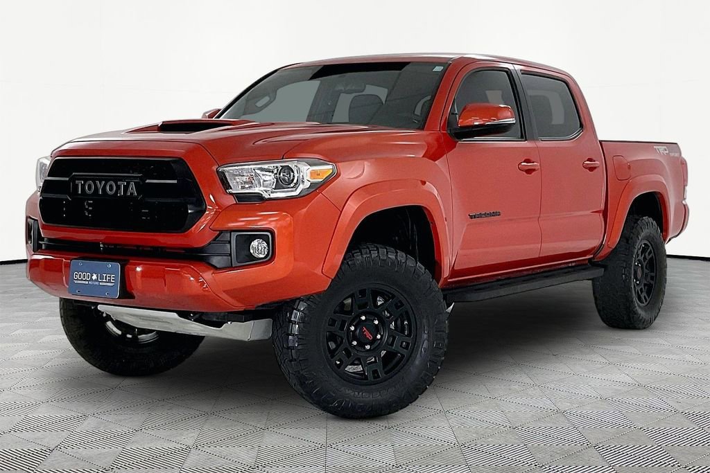 Used 2017 Toyota Tacoma TRD Sport w/ Tow Package (A/T) AWD/4WD image 3