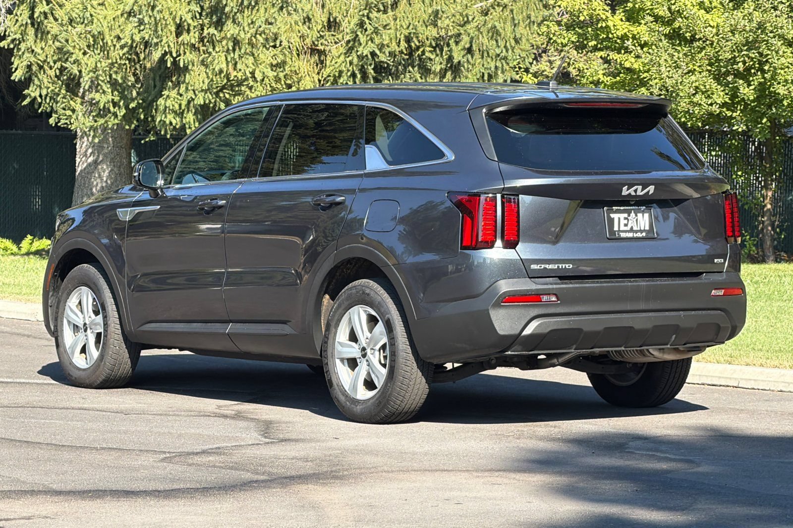 Used 2023 Kia Sorento LX AWD/4WD image 6