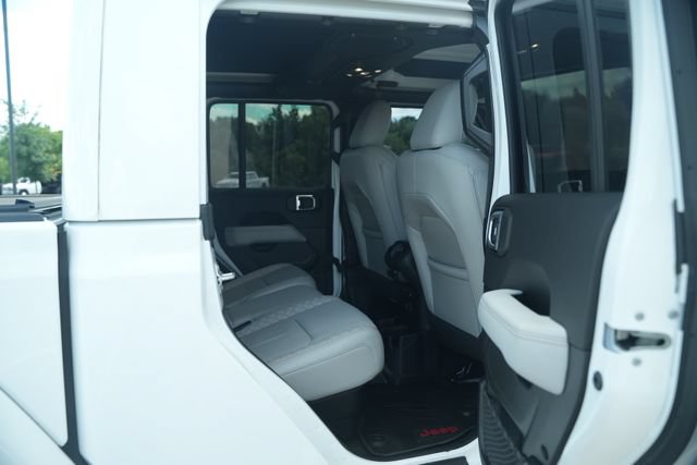 Used 2021 Jeep Gladiator Overland AWD/4WD image 22