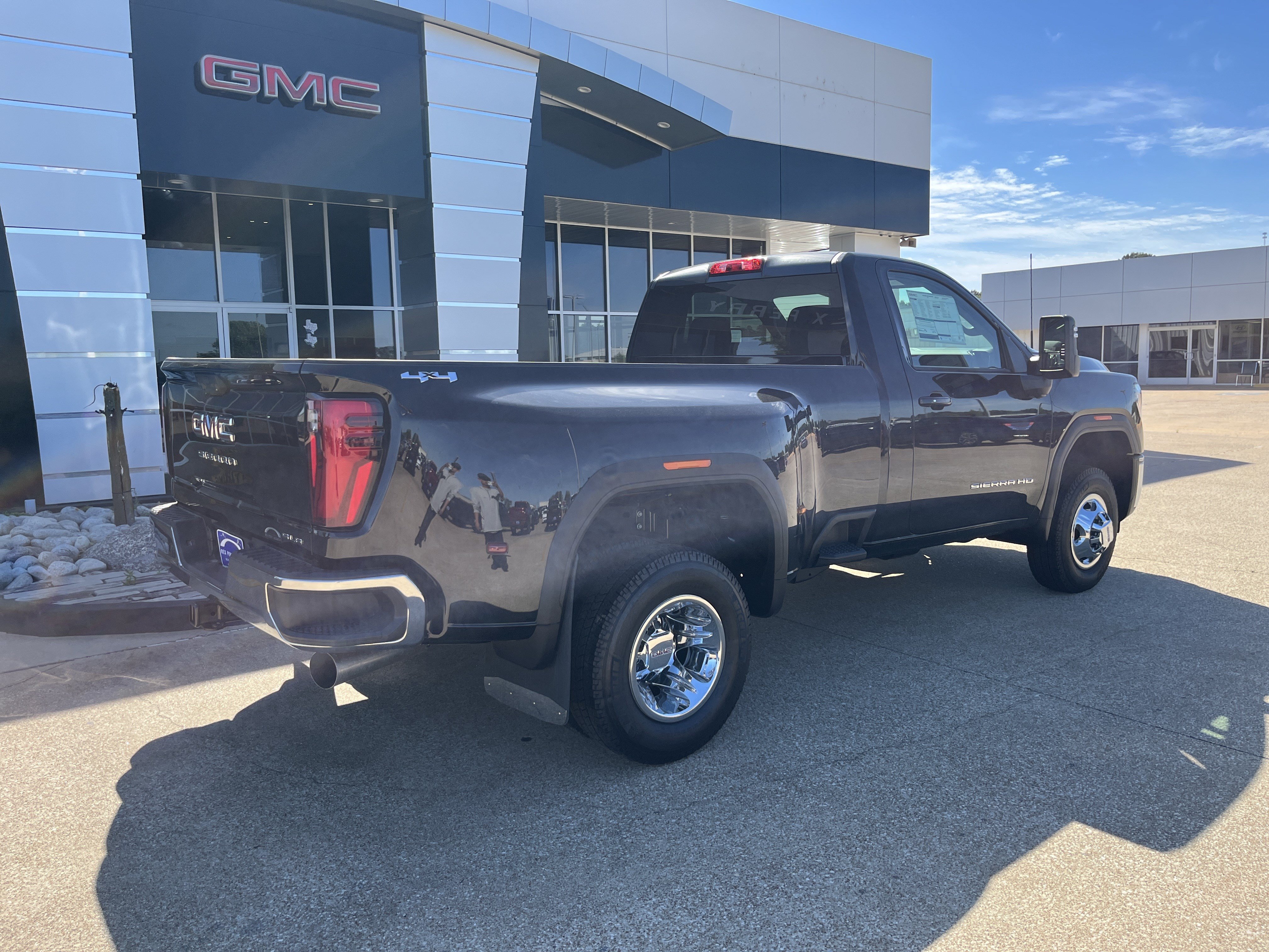 New 2026 GMC Sierra 3500 SLE w/ SLE Convenience Package AWD/4WD image 3
