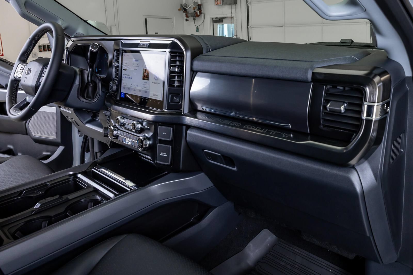 Used 2026 Ford F450 Lariat w/ Lariat Premium Package AWD/4WD image 14