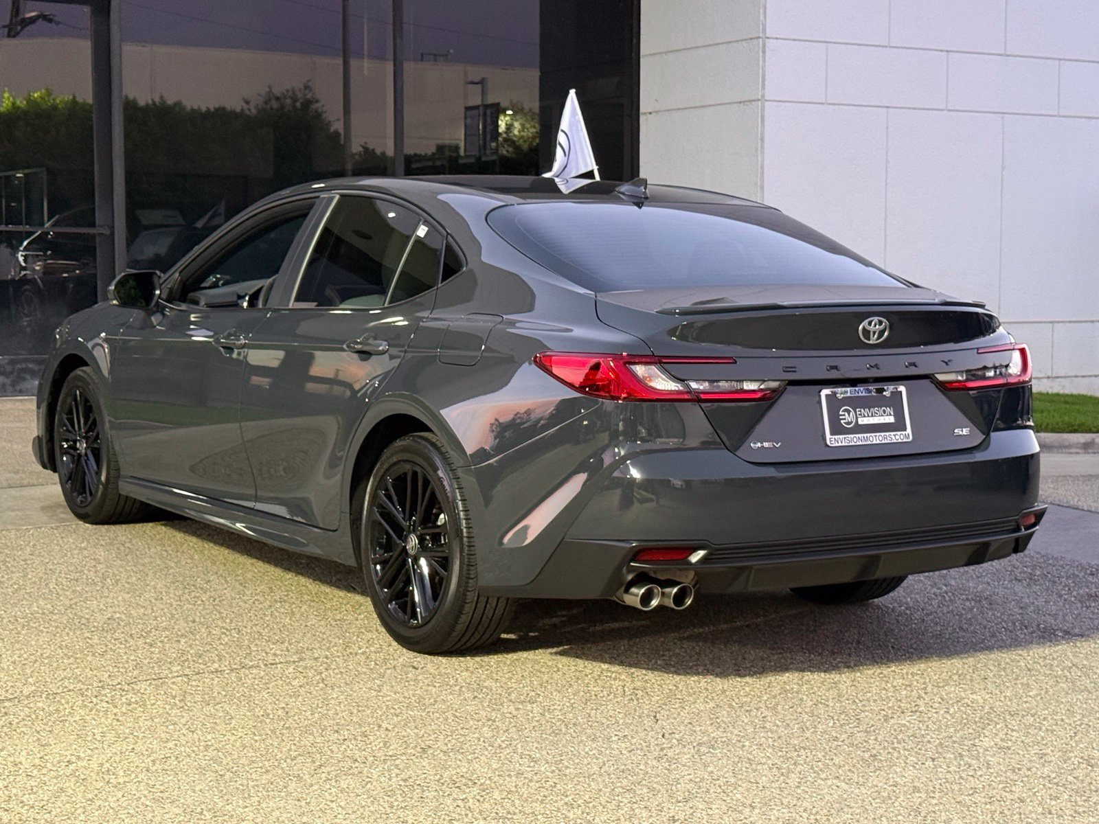 Used 2025 Toyota Camry SE w/ Convenience Package FWD image 10