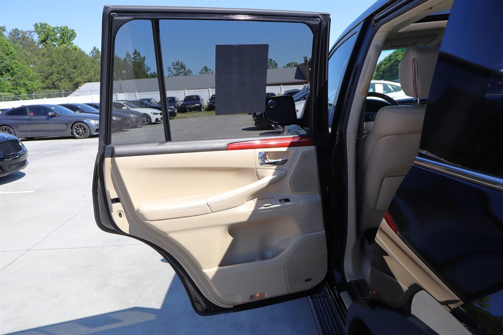 Used 2009 Lexus LX 570 4WD image 32