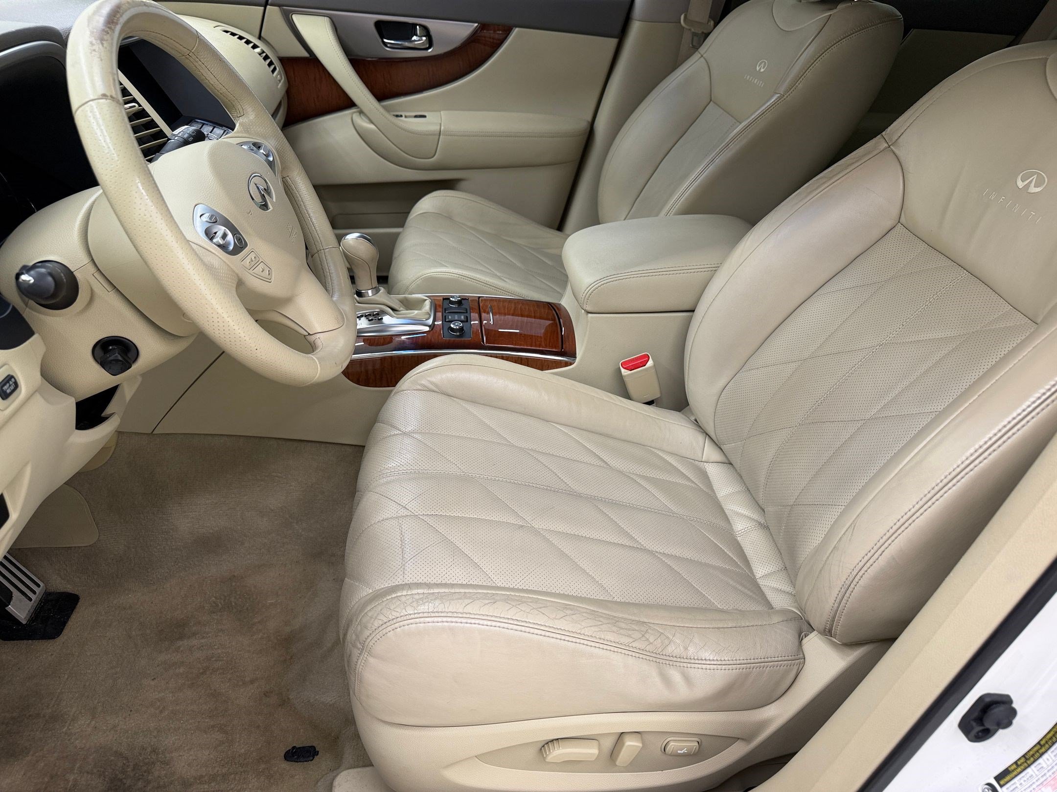 Used 2011 INFINITI FX35 AWD w/ Premium Pkg image 5
