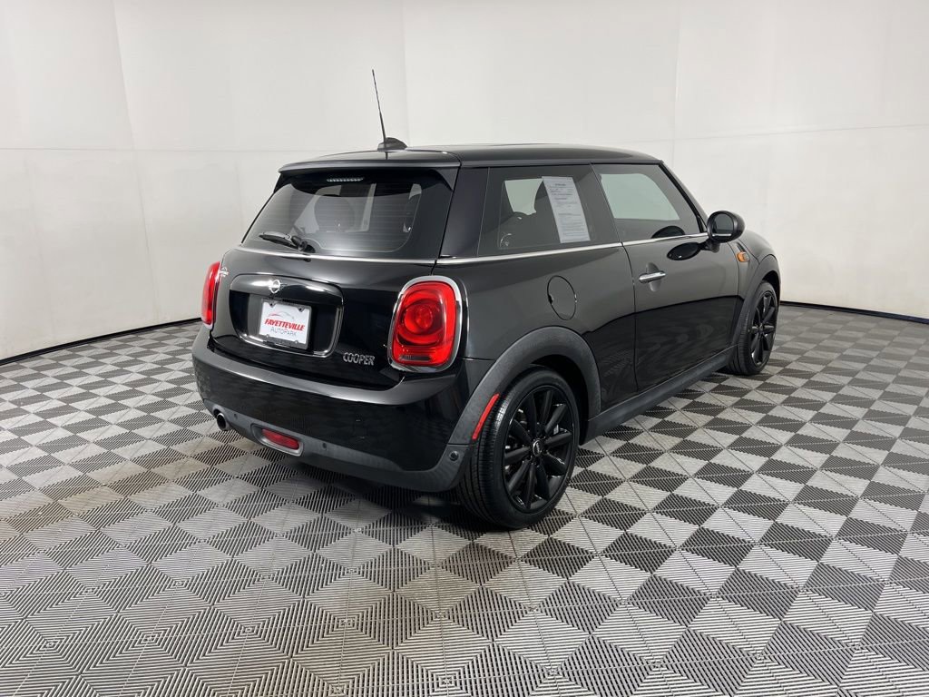 Used 2019 MINI Cooper 2-Door Hardtop image 14