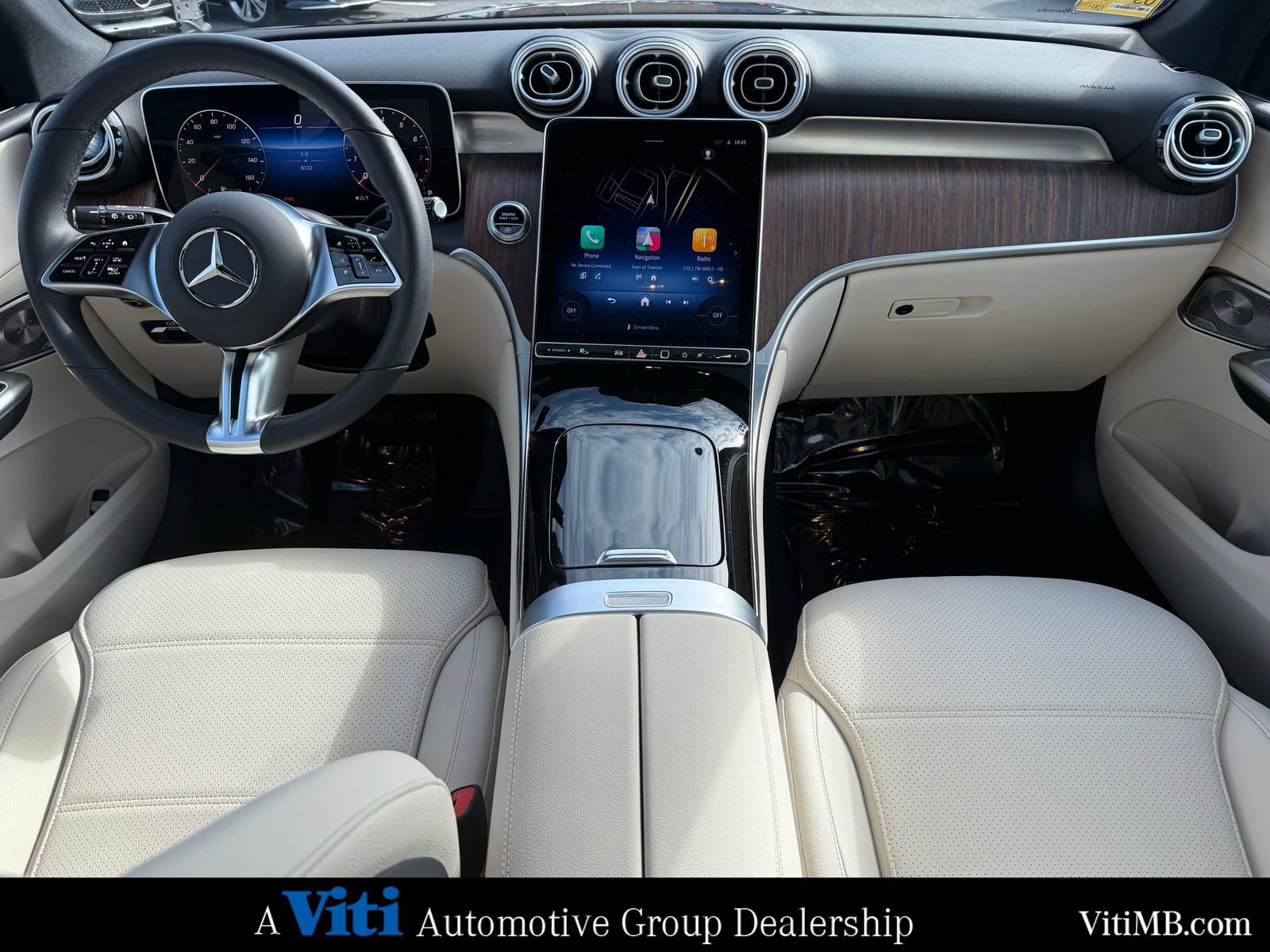 Certified 2025 Mercedes-Benz GLC 300 4MATIC image 2