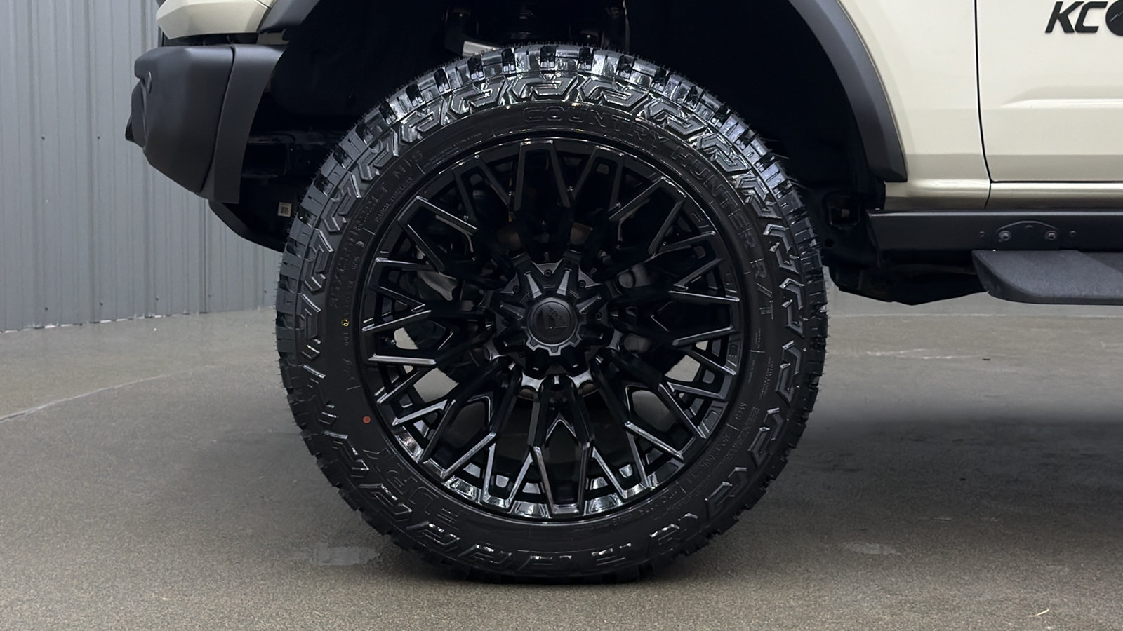 Used 2025 Ford Bronco Badlands AWD/4WD image 10