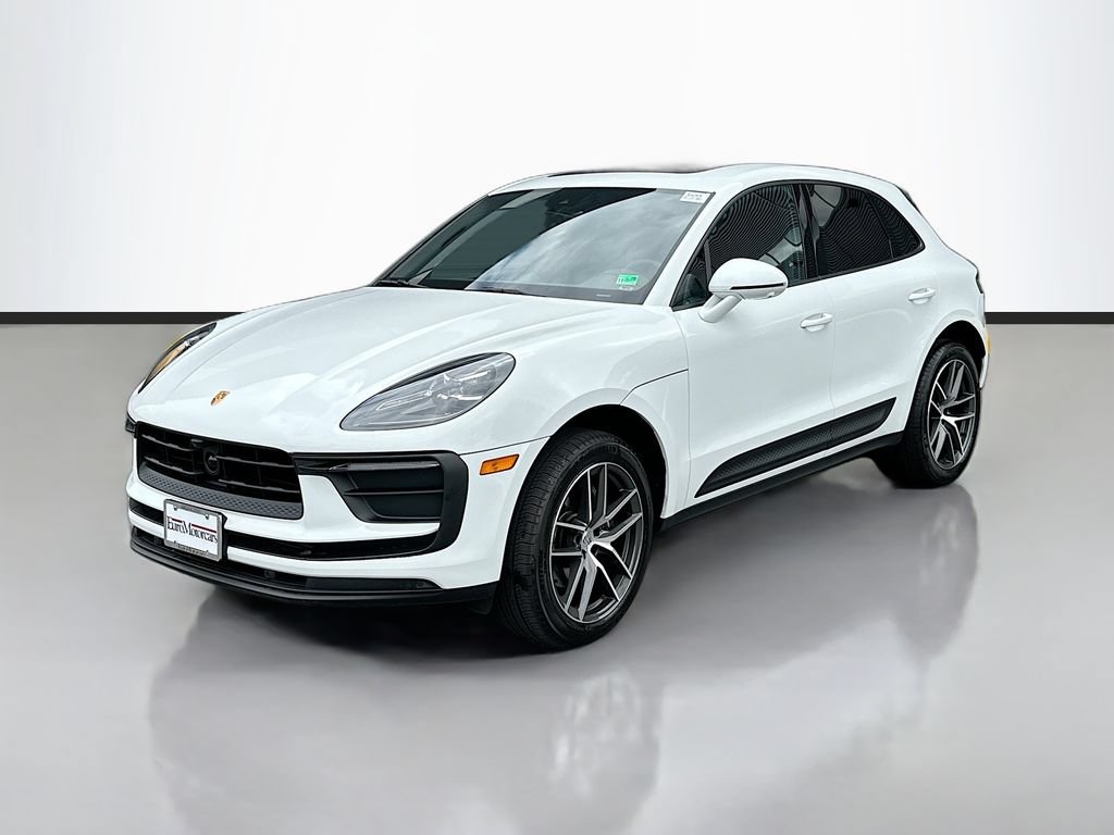 Certified 2026 Porsche Macan AWD/4WD image 1