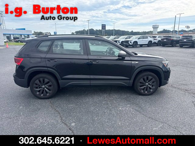 Used 2024 Volkswagen Taos S FWD image 2