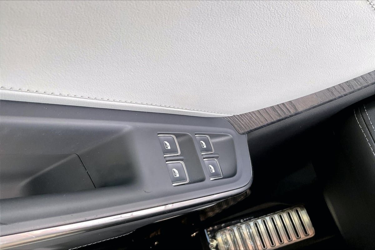 Used 2024 Rivian R1S Adventure Quad AWD/4WD image 36