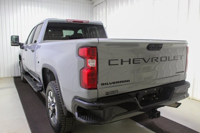 Used 2024 Chevrolet Silverado 2500 Custom w/ Custom Value Package image 4