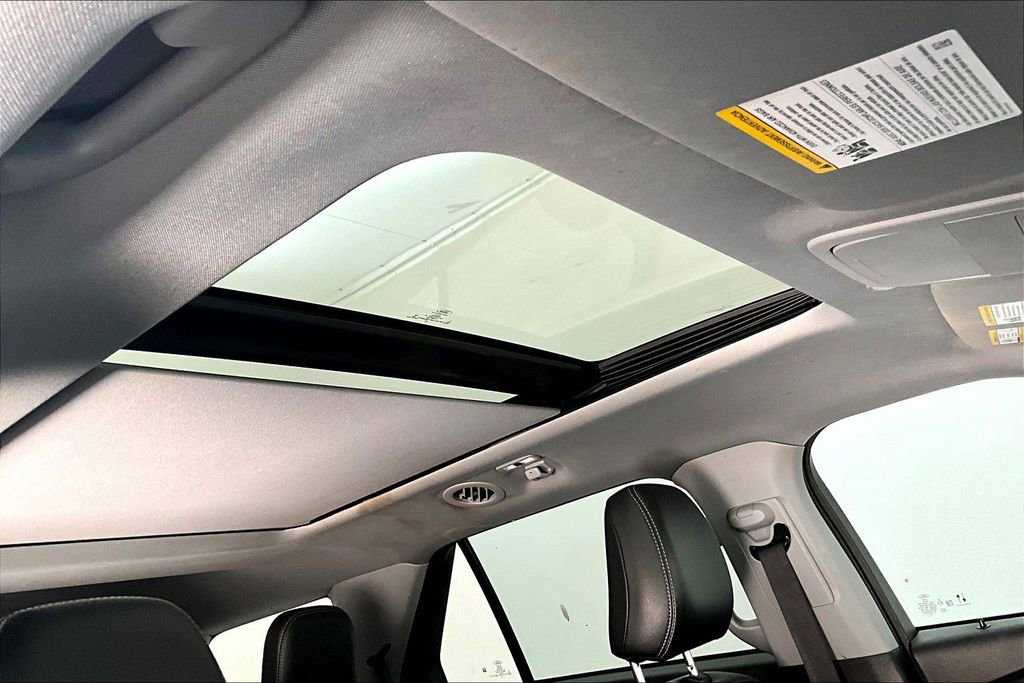 Used 2022 Ford Explorer XLT w/ Equipment Group 202A image 20