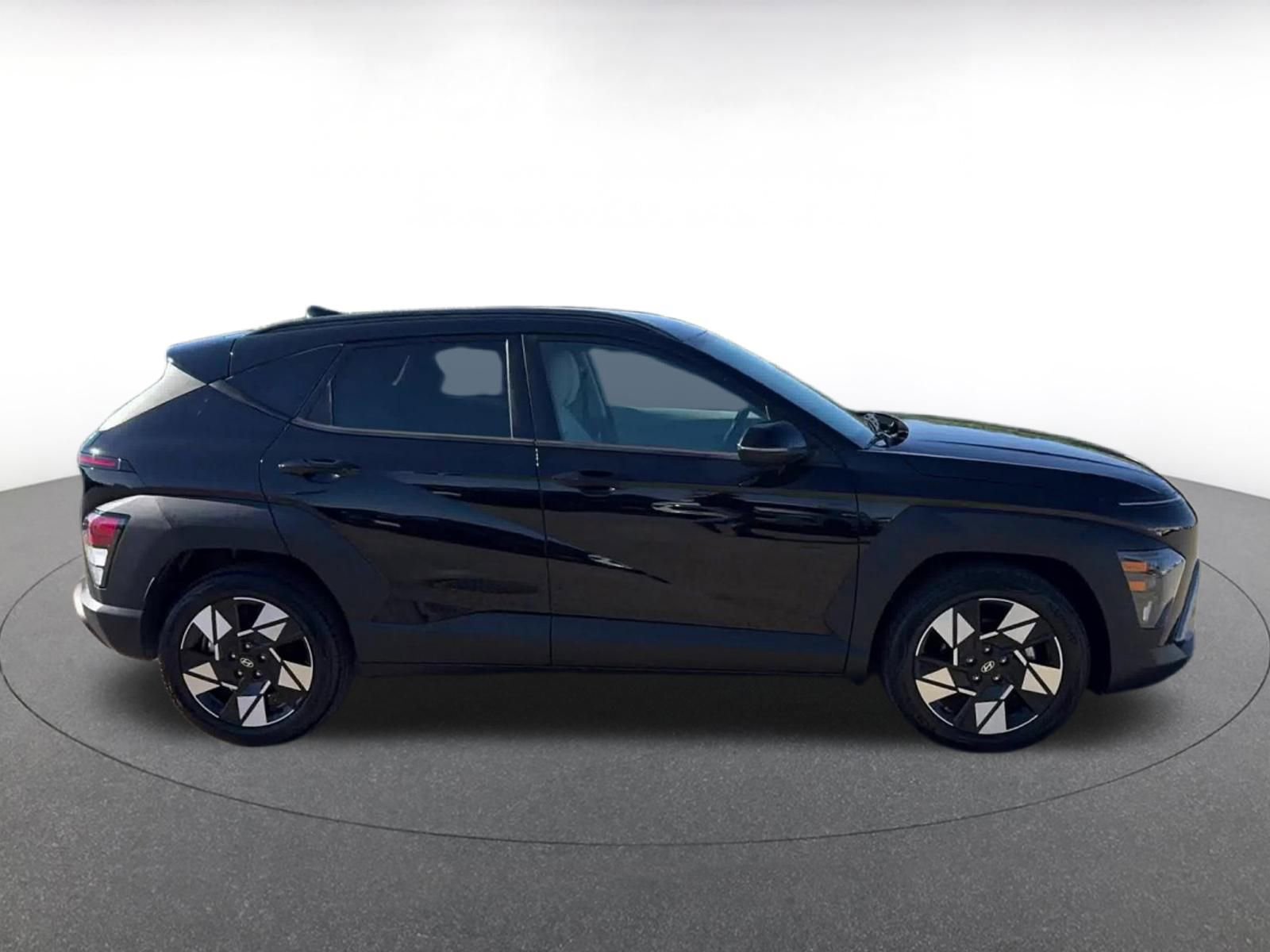 Used 2025 Hyundai Kona SEL image 16