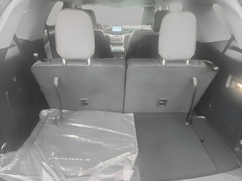 Certified 2024 Ford Explorer XLT w/ Equipment Group 202A AWD/4WD image 11