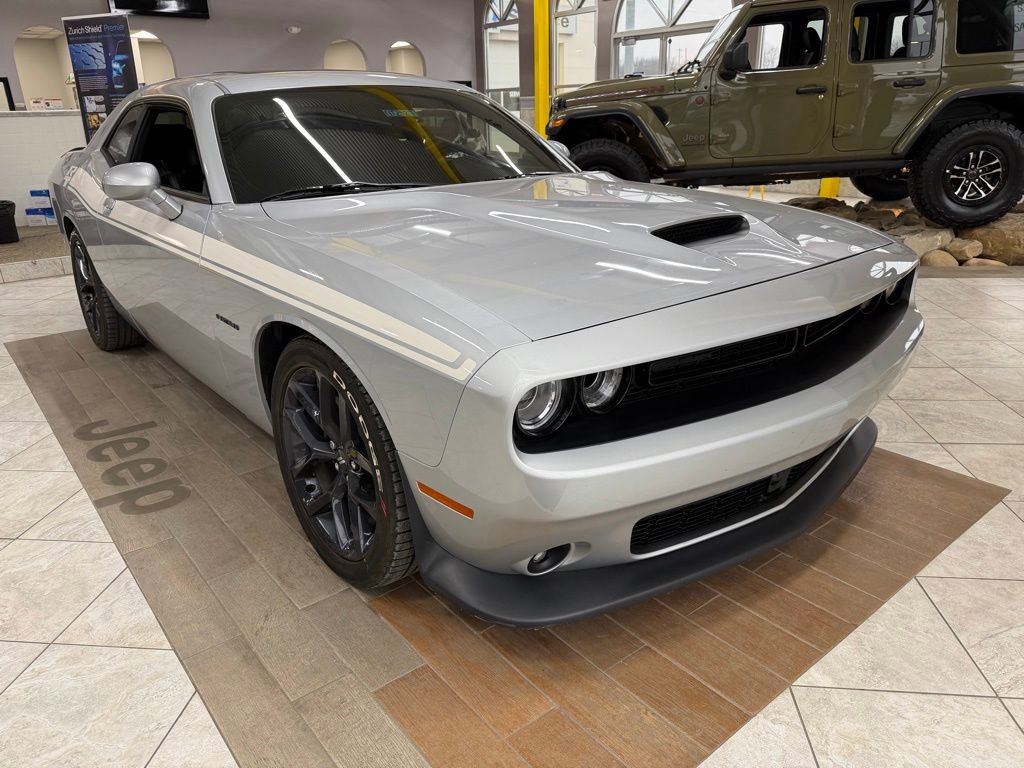 Used 2020 Dodge Challenger R/T w/ Plus Package image 26