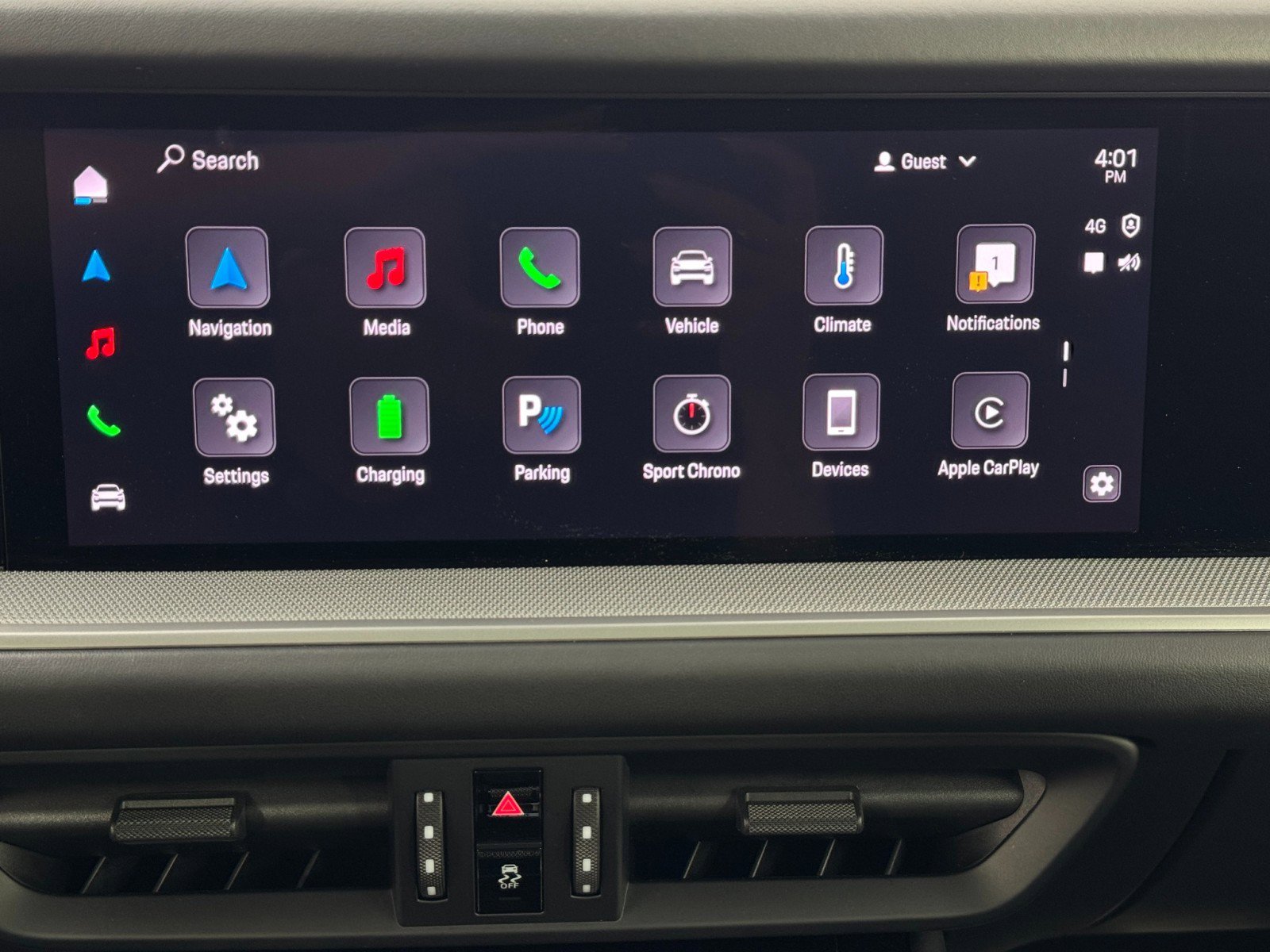 Used 2024 Porsche Cayenne w/ Premium Package image 32