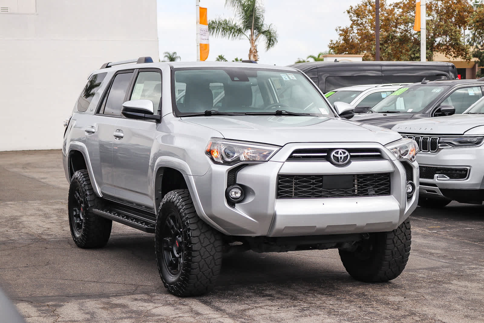 Used 2021 Toyota 4Runner SR5 AWD/4WD image 3