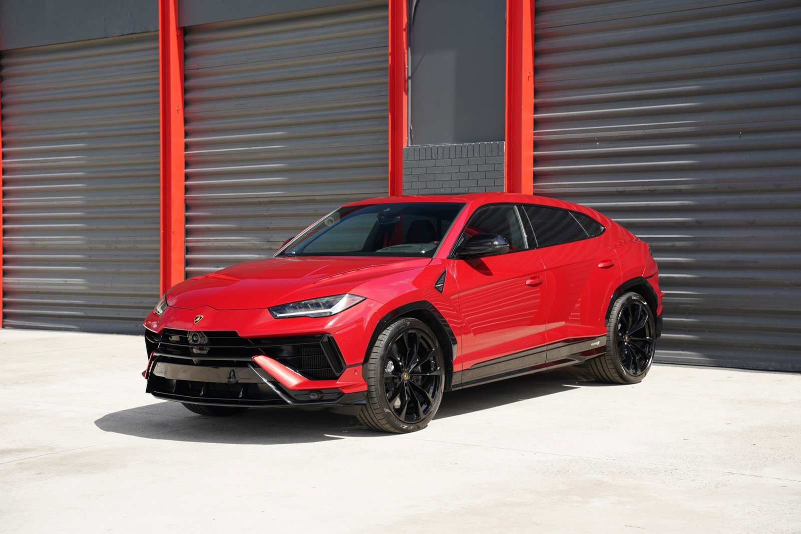 Used 2023 Lamborghini Urus S image 1