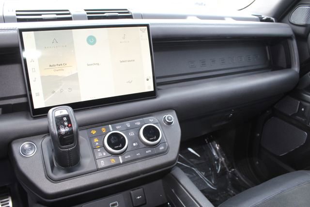 Used 2022 Land Rover Defender 110 V8 image 13