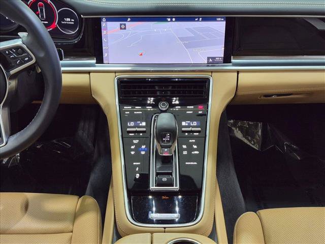 Used 2020 Porsche Panamera RWD image 15