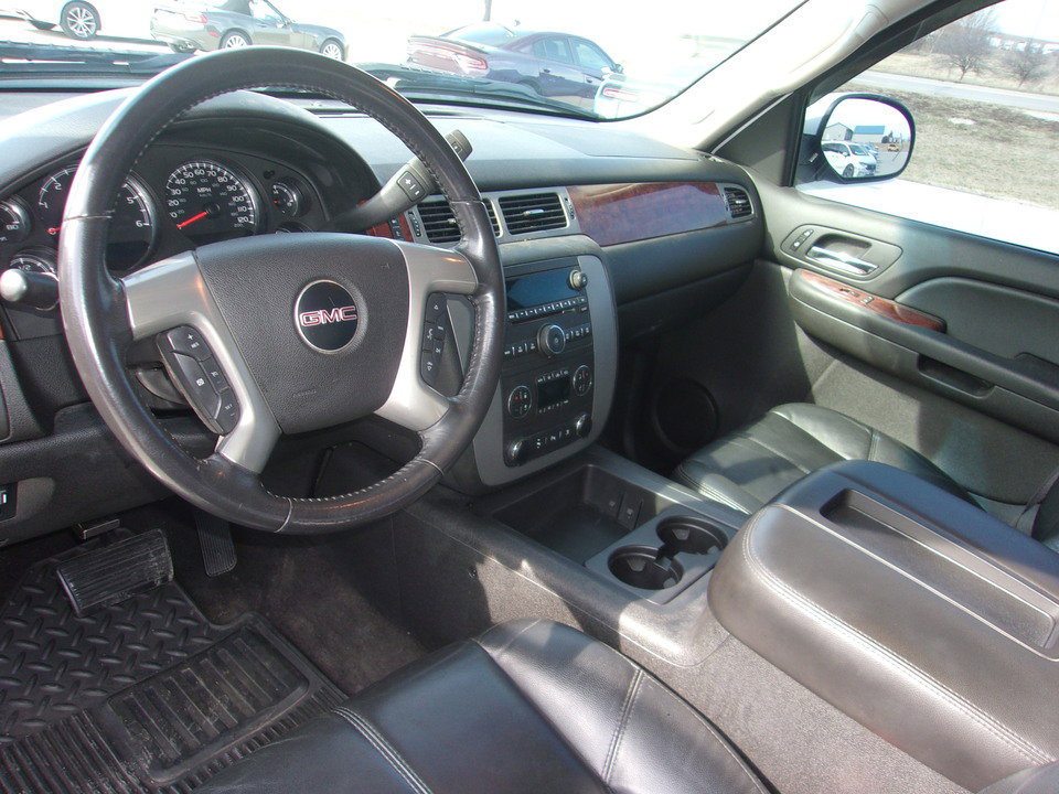 Used 2009 GMC Sierra 1500 SLT w/ Suspension Package, Off-Road image 9